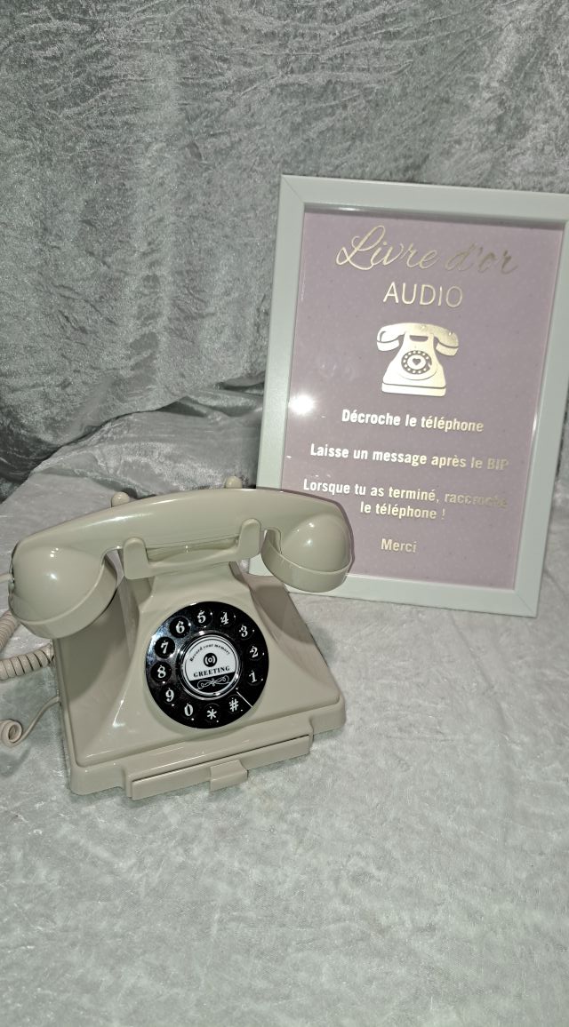 Livre d'or audio téléphone vintage