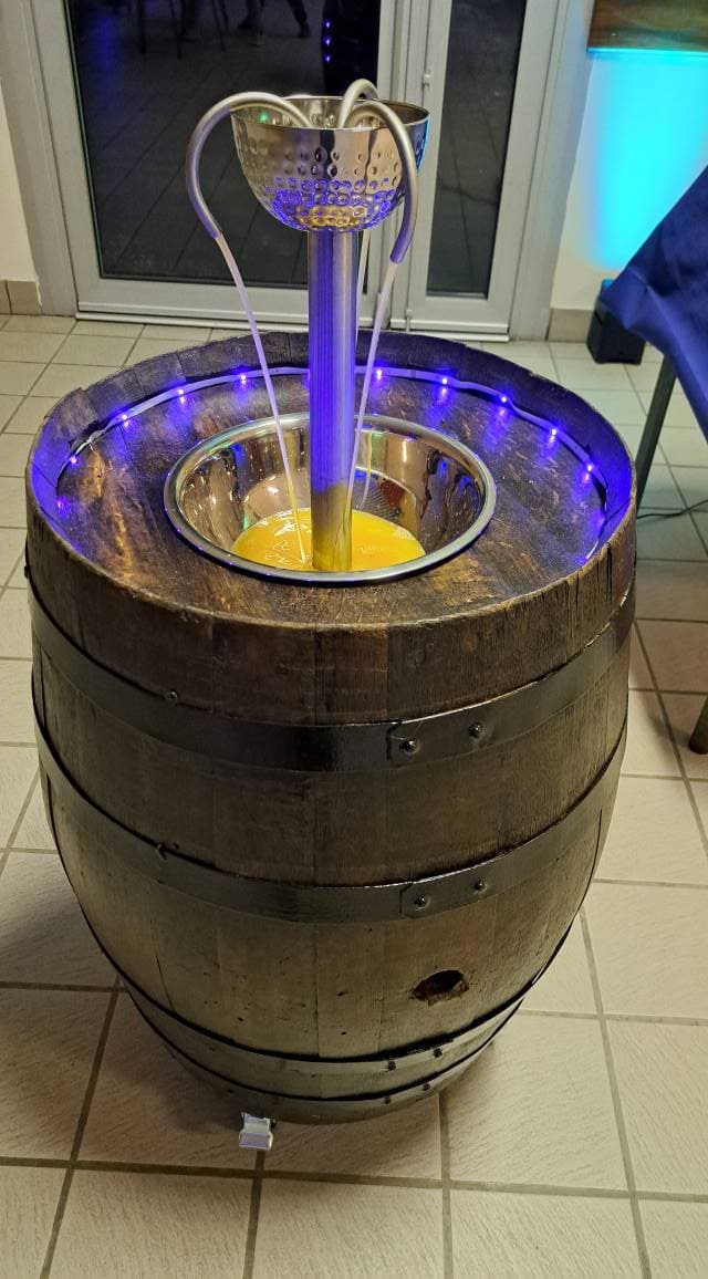 Fontaine a punch tonneau 1